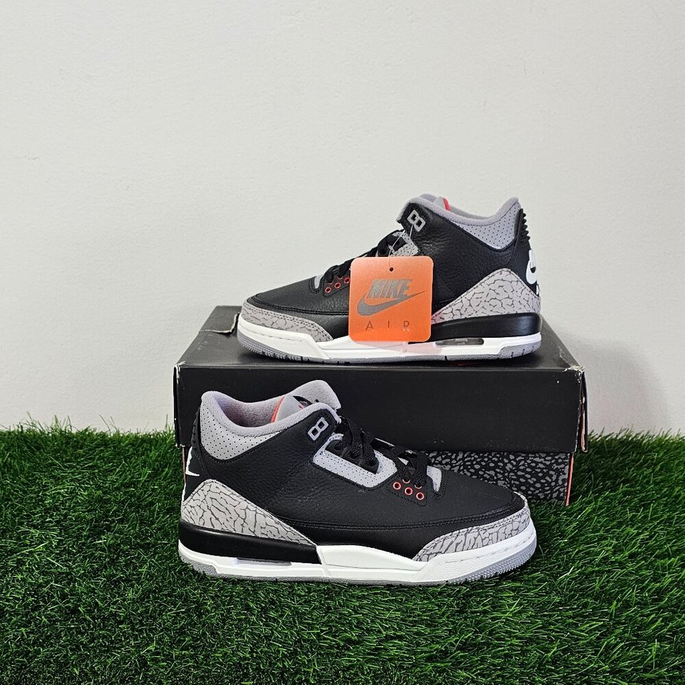 Air Jordan 3 Retro (GS) - Black/Fire Red/Cement Grey - Size 5.5Y - DM0967 010